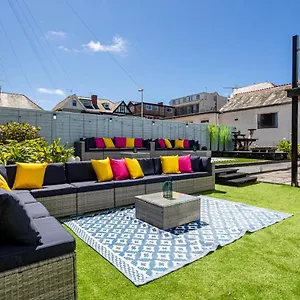 Empress Hall By Charles Alexander Short - Sleeps 20 Holiday home